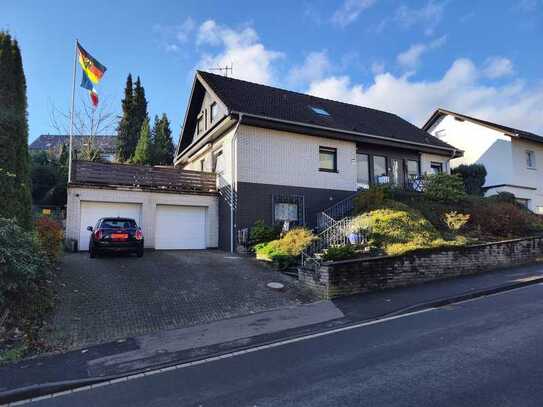 Großzügiges, ruhiges Einfamilienhaus in Derschlag mit Pool und sonniger Terrasse