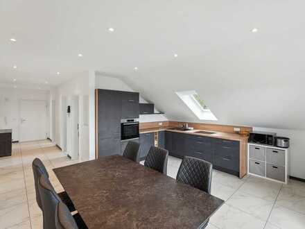 Exklusive und charmante 3-Zimmer-Wohnung mit Balkon und Garage in Toplage