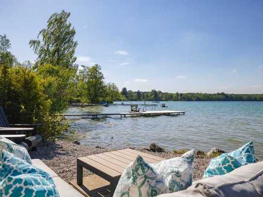 Unikat in erster See Linie mit Seeufergrundstück, Steg, Bootsliegeplatz und Boje