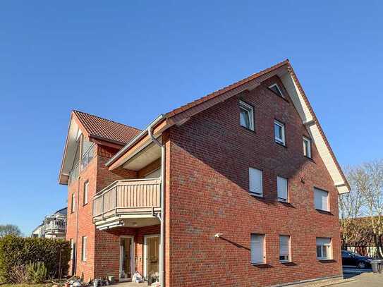 Kapitalanlage oder Eigenheim: 3-Zi.-DG-Wohnung mit Weitblick und Spitzboden
