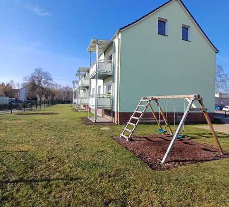 Wunderschöne, helle 3 Raum-Wohnung im Erdgeschoss mit Badewanne und Balkon in Grimmen