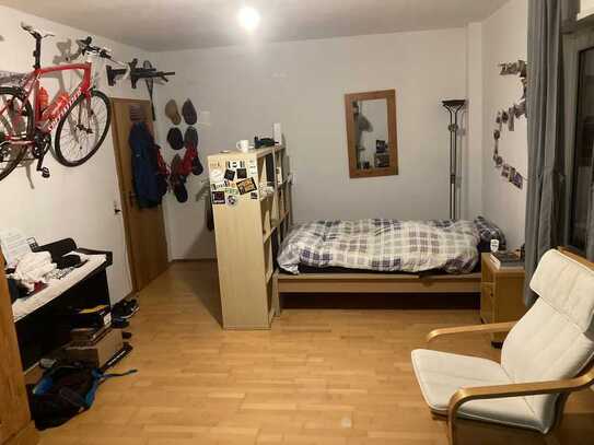 Schöne helle 2-Zimmer-Wohnung mit Balkon in Heidelberg-Kirchheim