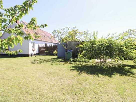 Home sweet home: Gepflegte Doppelhaushälfte mit Garten und 2 Freistellplätzen in naturnaher Lage