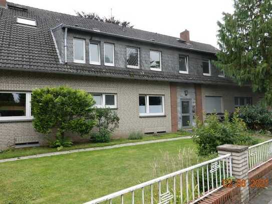 Moers-Kapellen. Ungewöhnlich schöne 4,5-Zi.-Wohnung mit Balkon.