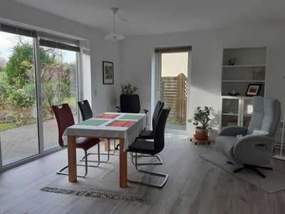 Möblierte 2-Raum-EG-Wohnung mit Terrasse, EBK, Waschmaschine in Kiel/Dorf-Pries