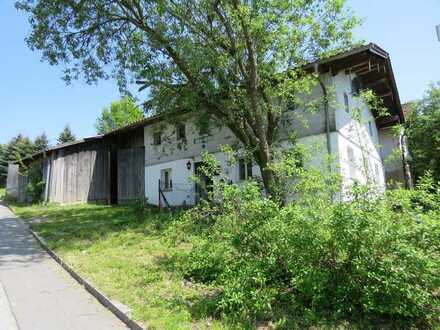 Bauernhaus mit Nebengebäude in sonniger Ortsrandlage Nähe Hutthurm