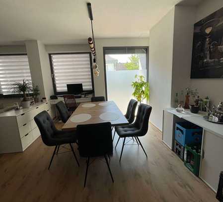 Schöne, geräumige ein Zimmer Wohnung in Neuwied (Kreis), Raubach. Ohne Möbel!