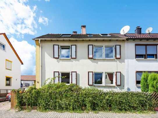 Familienfreundliche Doppelhaushälfte mit sonnigem Garten und zusätzlichem Bauplatz