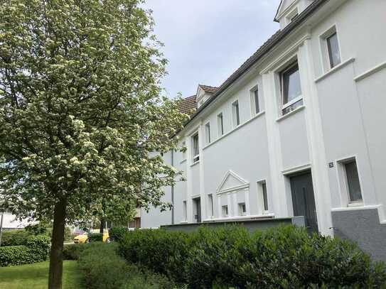 Schöne innenstadtnahe 3 Raum DG - Wohnung in Gladbeck Ost in 3- Fam. Haus