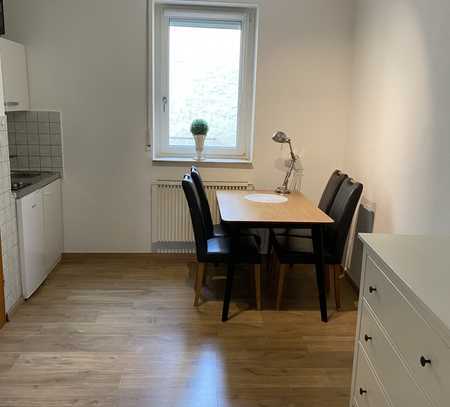 Modernisierte, möblierte 2-Zimmer-Wohnung mit Einbauküche in Aschaffenburg