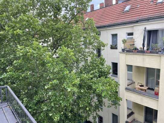 bezugsfreies 2-Zi.-san. Altbau-Balkon-Paradies