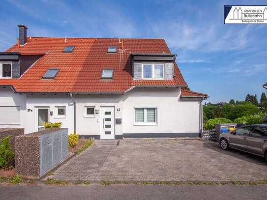 Als Haus im Haus! Wunderschöne Maisonette mit 4 Stellplätzen in ruhiger Sackgassenlage