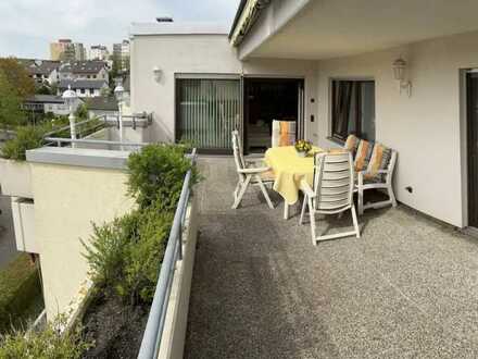 Attraktive 4,5-Zimmer Wohnung mit EBK und 2 Dachterrassen in Hemmingen