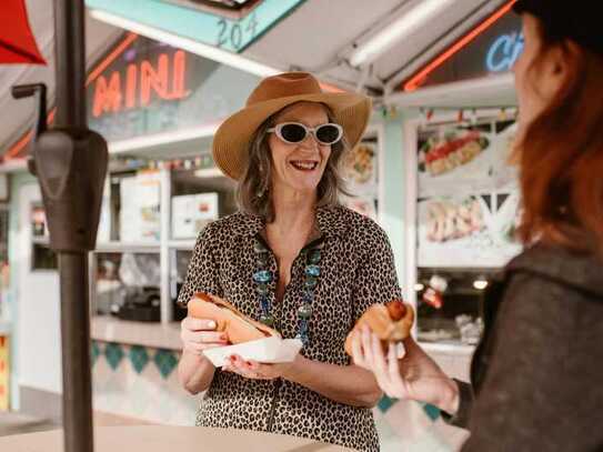 Baguettes-Saftbar-Hot Dogs oder ähnliches