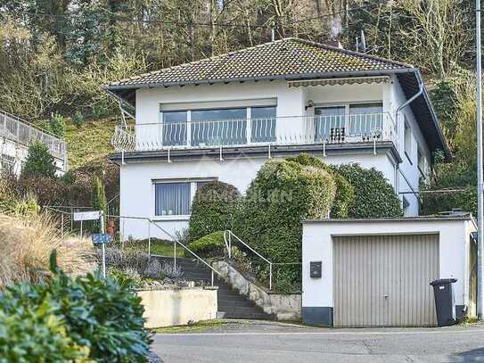 Attraktives Einfamilienhaus in idyllischer Lage mit Rheinblick