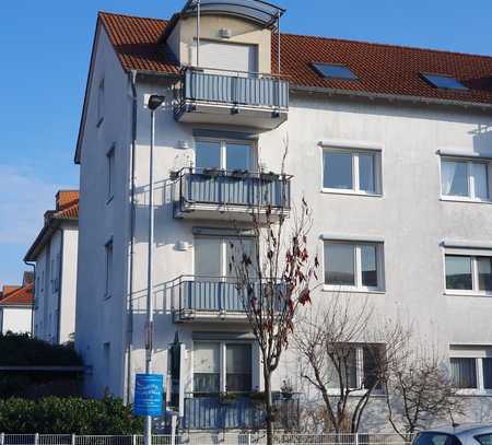 Biete Schätzchen mit Sonnenbalkon von privat!!