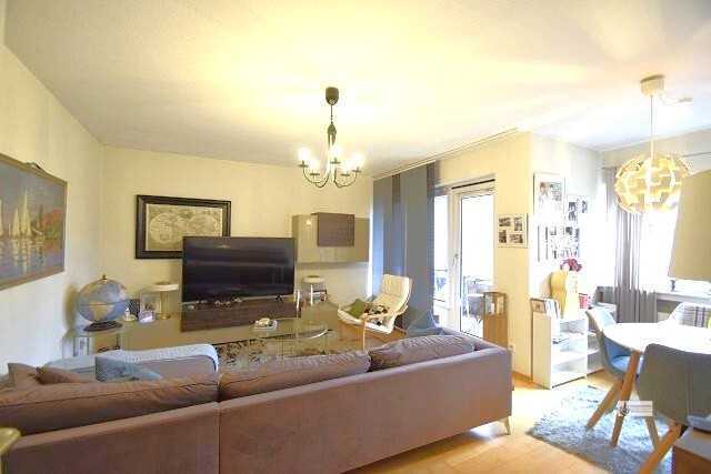 Gemütliche ETW + EBK + Balkon
direkt am Sodenmattsee
sehr gepflegter Zustand
für 1 Pärchen mit 1