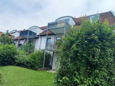 Schöne, helle 3 Zimmer DG Wohnung mit Balkon u. TG in ruhiger Lage