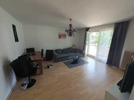 Exklusive, vollständig renovierte 2-Zimmer-Wohnung mit Balkon und Einbauküche in Maintal