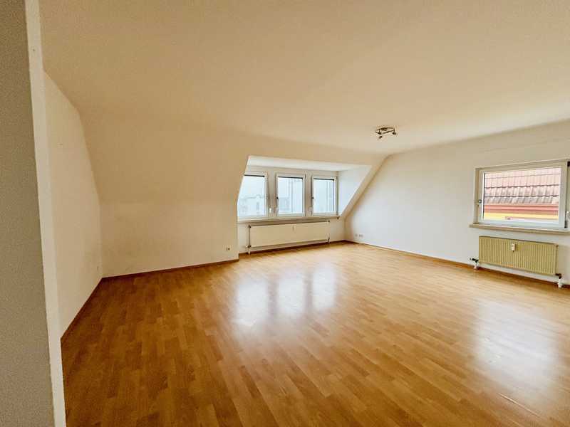                                                               3 Zimmer DG-Wohnung in Frickhofen                                                       in Dornburg (Limburg-Weilburg)