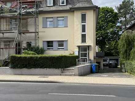 Ansprechendes 11-Zimmer-Haus in Neuwied