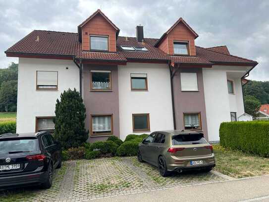 Möblierte 1-Zimmer-Wohnung mit Terrasse & eigenem PKW-Stellplatz in gesuchter Tallage von Oberkochen