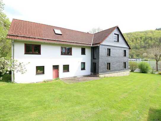 Historisches 10-Zimmer-EFH mit ELW auf großem Grundstück in Haiger-Sechshelden