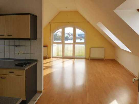 Attraktive 2,5-Zimmer-Dachstudiwohnung mit gehobener Innenausstattung in Kümmersbruck