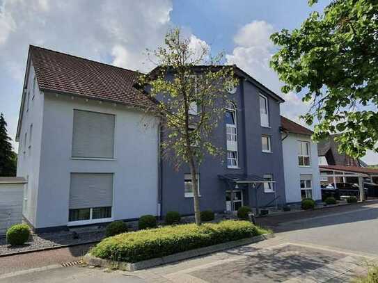 2,5 Zimmerwohnung mit Balkon / Carport