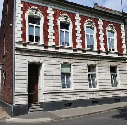 Stilvolle 3-Raum-Wohnung mit gehobener Innenausstattung mit Balkon und EBK in Nettetal