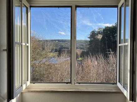 Hübsches, ruhiges Apartment im DG im Ährenweg zu vermieten
