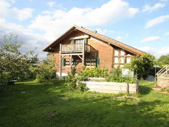 Hochwertiges Sonnleitner-Holzhaus mit Naturgarten bei Ortenburg