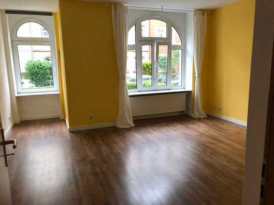 Ansprechende und gepflegte 2-Raum-Erdgeschosswohnung mit Balkon und EBK in Erfurt