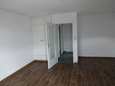 Schicke vollständig renovierte 1-Zimmer-Wohnung mit Balkon und Einbauküche in Geislingen
