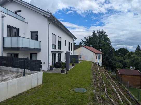 3-Zimmer Neubauwohnung mit Gartenanteil in Süd-West Ausrichtung !