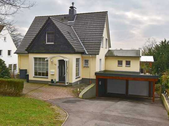 Traumhafte Bergische Villa in idyllischer Alleenlage