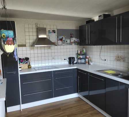 Gepflegte 6-Zimmer-DG- Wohnung mit Einbauküche