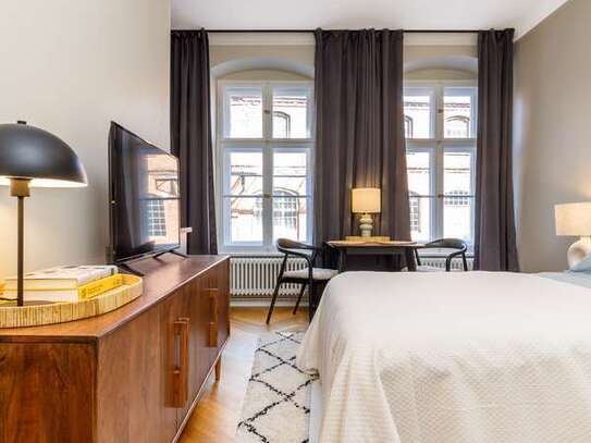 Stilvolle, neuwertige 1-Zimmer-Hochparterre-Wohnung mit lux. Innenausstattung in Berlin Kreuzberg