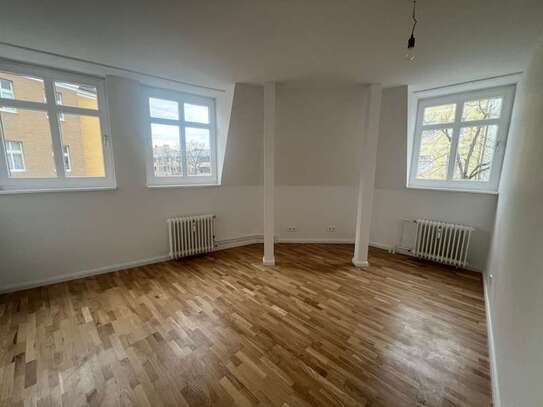 Sanierte 4 Zimmer Wohnung mitten in Spandau!