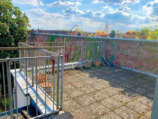 Wohnung mit riesiger Dachterrasse auf der Zülpicher Straße