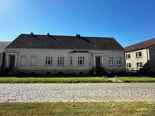 Bauernhaus mit Scheune und großem Garten/Weidefläche