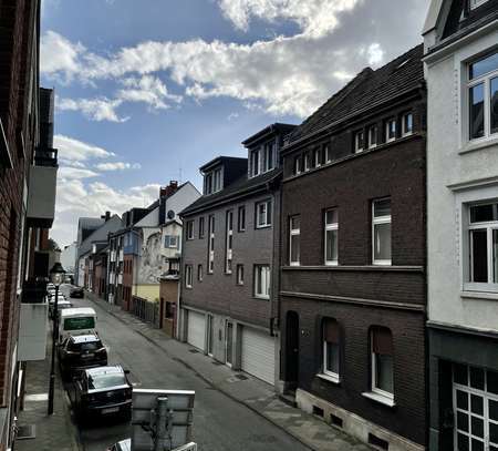 Tolle kleine Single Wohnung mit Balkon