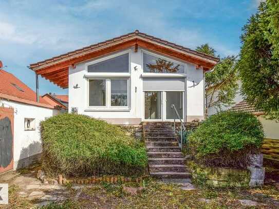 Freistehender Bungalow mit großem Grundstück in sonniger Südlage!