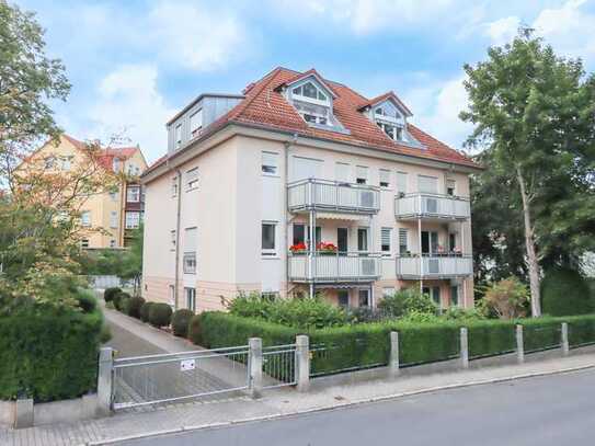 +++ Bezugsfreie 3-Zimmer-Terrassenwohnung mit Stellplatz in außergewöhnlicher Wohnlage +++