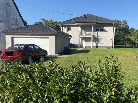 Schönes modernes Einfamilienhaus mit Garage, Garten, Wärmepumpe, Terrasse in Mehlbach!