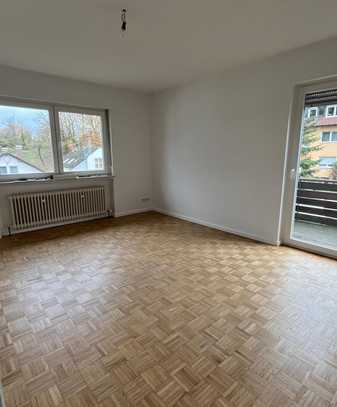 Schöne, 2 Zimmer Wohnung in ruhiger Lage mitten im Grünen zu vermieten!!!