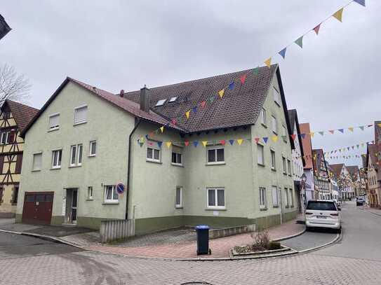 4 modernisierte ETW als "Haus im Haus" in 6 FH mit 3 Garagen in attraktiver Innenstadtlage