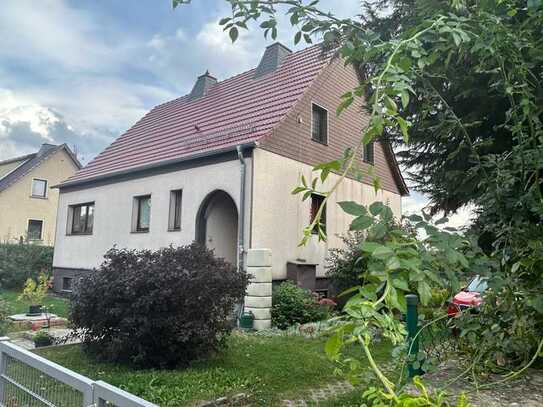 GEMÜTLICHES- FREISTEHENDES EFH MIT FREIEN BLICK IN RUHIGER LAGE