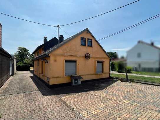 Idyllisch gelegenes Mehrgenerationenhaus mit großem Garten in LU-Mundenheim