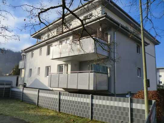 Top, gepflegte 2,5 Zimmer Wohnung mit Balkon